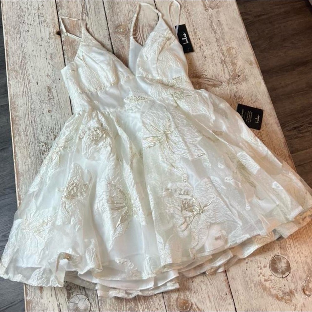 Lulu's White Floral Dress